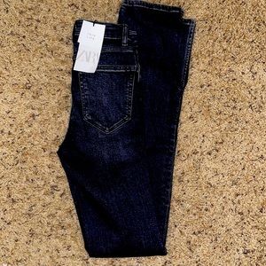 Women’s black skinny jeans
